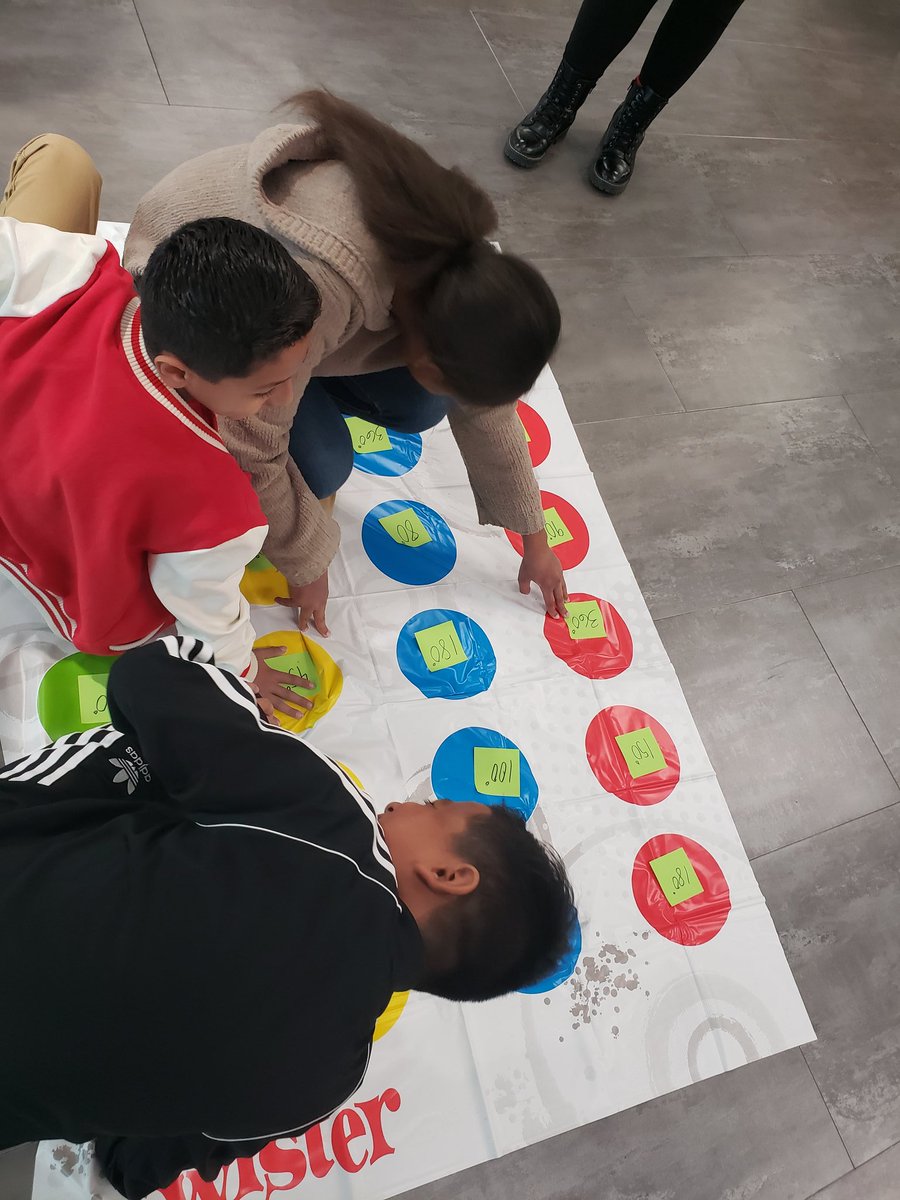 SAguirre_RES's tweet photo. Right hand on acute angle! Left foot on 360! 4th grade scholars TWIST around to find angles! 📐 ! Thank you PHHS ACE scholars for helping me launch intersession games! https://t.co/e1n0iQkxbC