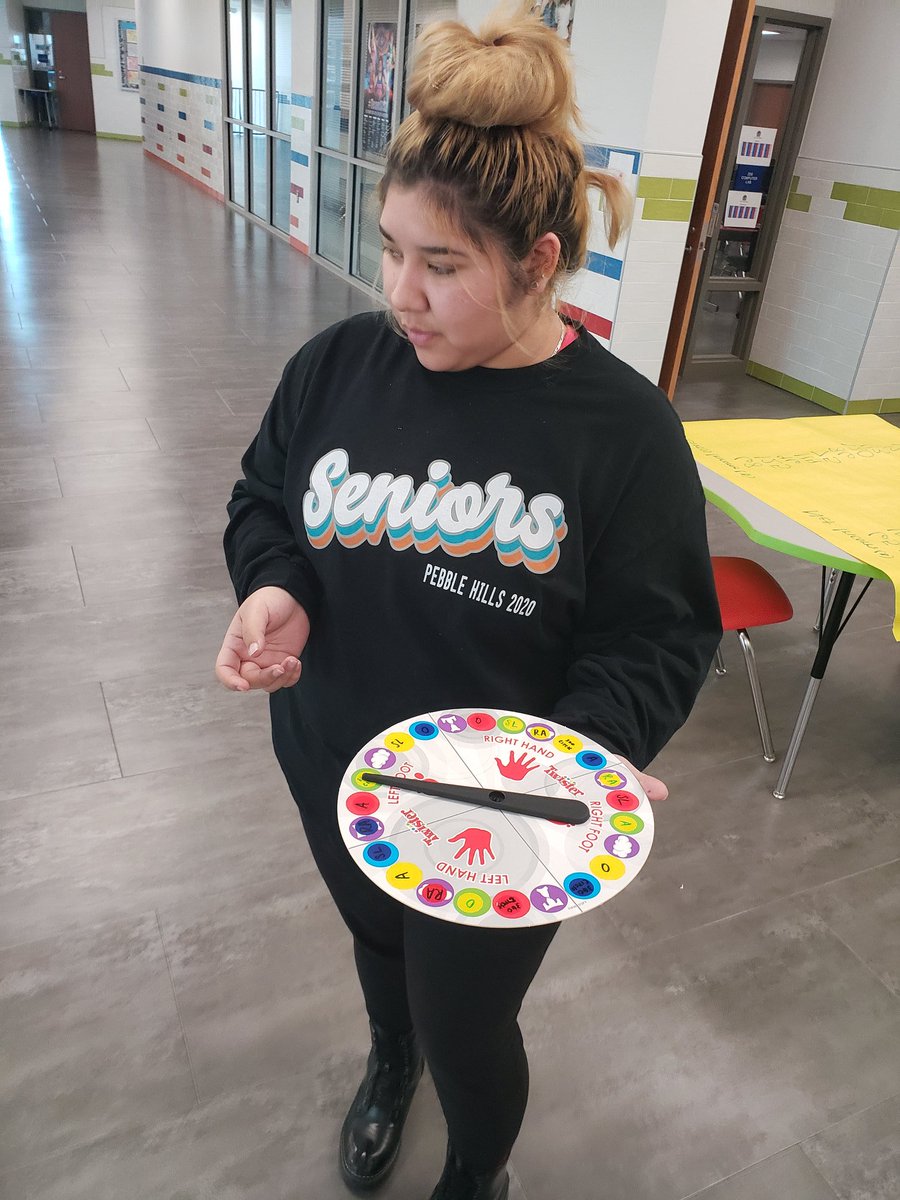SAguirre_RES's tweet photo. Right hand on acute angle! Left foot on 360! 4th grade scholars TWIST around to find angles! 📐 ! Thank you PHHS ACE scholars for helping me launch intersession games! https://t.co/e1n0iQkxbC