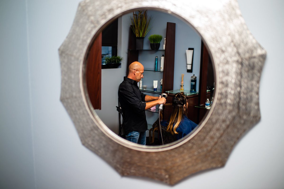 Can you see yourself in one of our Luxury Salon Suites? Members earn more with the Suite Elite than at traditional salons. ✂️💯
#makeityours #thesuiteelite