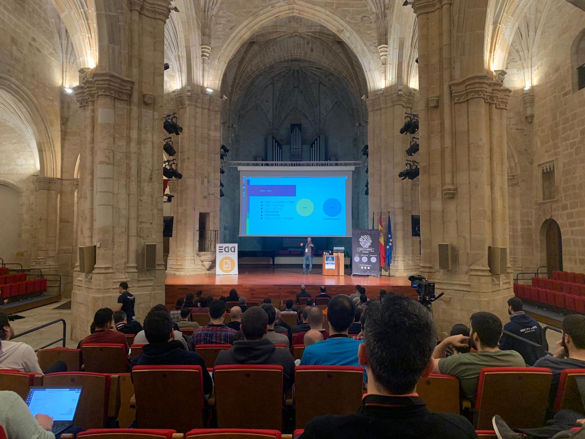 WeAreKairos_'s tweet image. La semana pasada fuimos patrocinadores en el @DevOpsDaysCC. Nuestro Head de #DevOps, @etham, estuvo presente en el evento donde hubo charlas y Open Spaces en los que se compartieron conocimientos de la cultura DevOps.
¡Un orgullo patrocinar eventos así!
#DevOpsDaysCC20