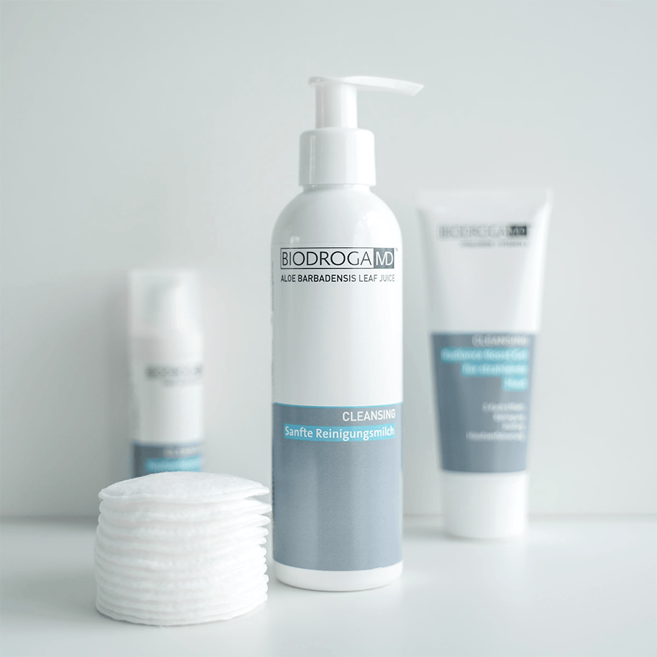 BiodrogaUSA's tweet photo. Clean your hands. Clean your face. Clean, Clean, Clean!
#biodroga #biodrogausa #biodrogamd #skincare #selfcare #skincareroutine #skincareregimen #skincareproducts #beautycare #cosmetics #cosmeceutical #clean #cleanse #milkycleanser https://t.co/jq80UyzJpp