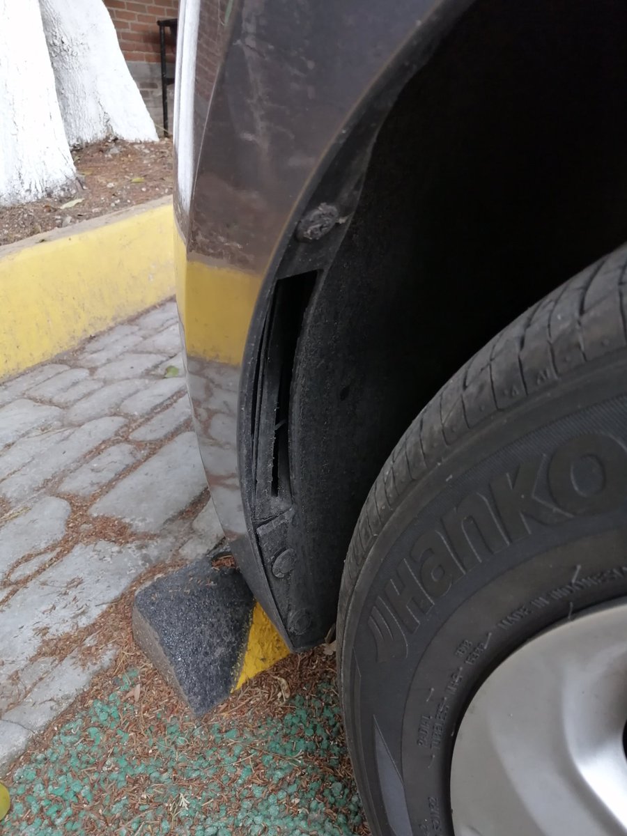 Lodera sobrepuesta, mal puesta  <a href="/MAPFRE_MX/">MAPFRE México</a> <a href="/grupoautomundo/">GRUPO AUTOMUNDO</a> <a href="/CondusefMX/">CONDUSEF</a>