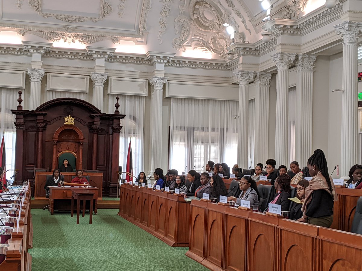 ParlAmericas's tweet photo. Le débat continue! Plus de 55 jeunes femmes de Trinité-et-Tobago participent à une séance historique au @ttparliament. #YWiLTT est une initiative pour les futurs femmes leaders organisée par un projet ParlAmericas-CIWiL soutenu par @AMC_corporatif #PAIF #SDI2020 https://t.co/DAubpxsoqx