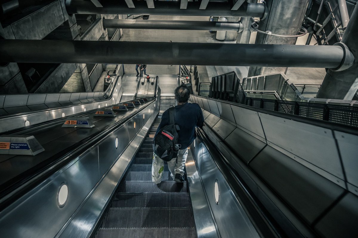 [THREAD]  #PictureOfTheDay 9th March 2020: Escalator  #photooftheday  https://sw1a0aa.pics/2020/03/09/escalator/