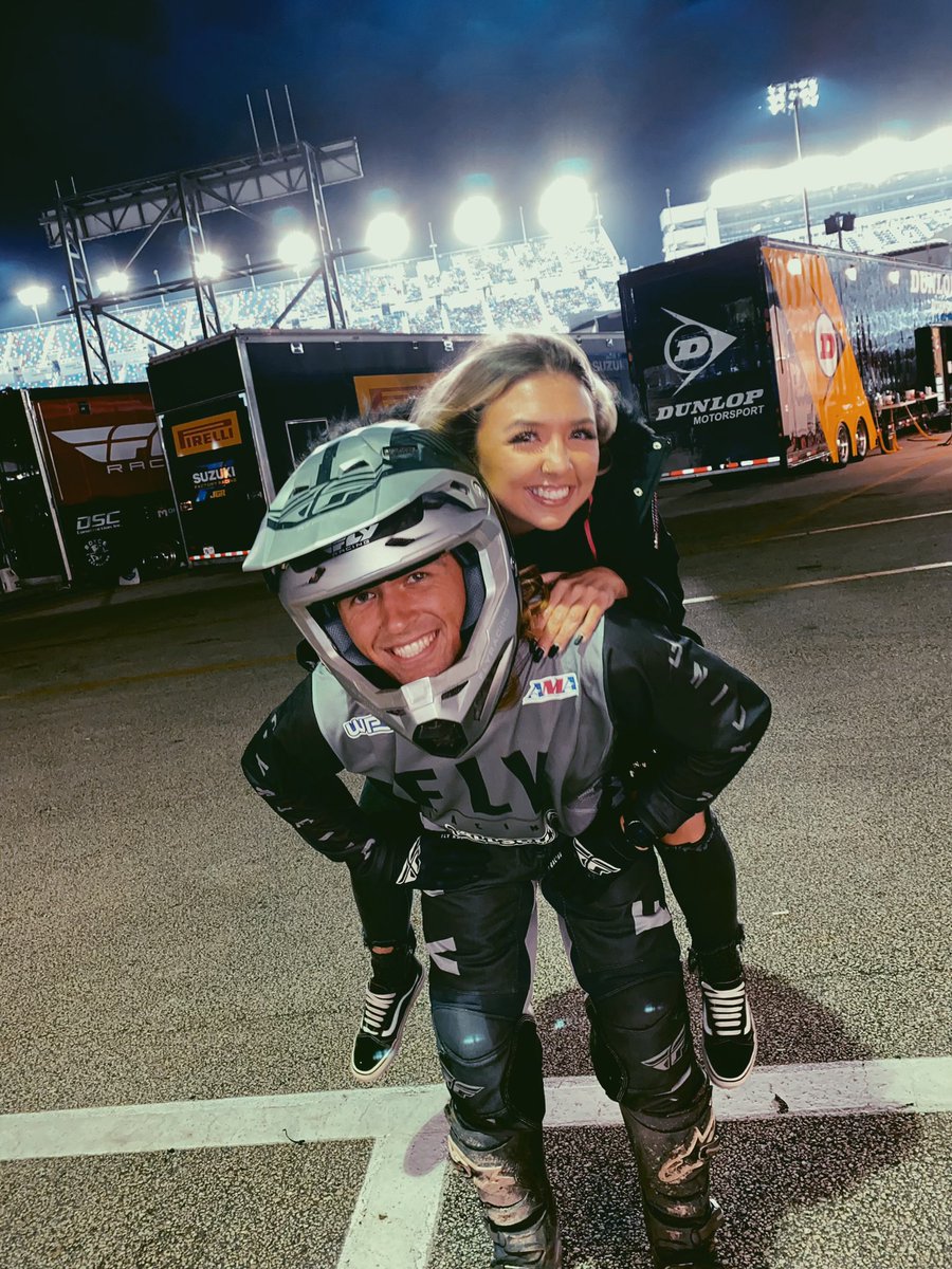 Cheering <a href="/Cthurman33/">currenT33</a> on as usual.
Another sx down in the books! #DaytonaSX