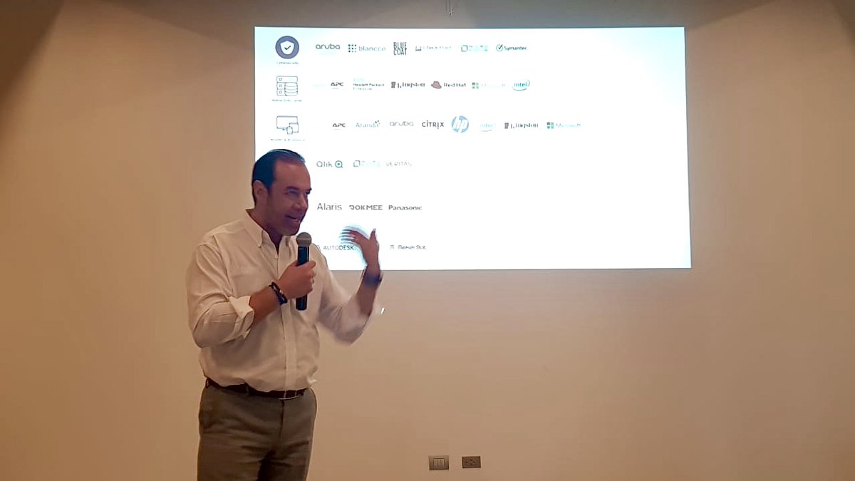 conexionteam's tweet photo. Donde nuestro CEO Miguel Ruiz H. participó con la conferencia “Innova y genera en conjunto” buscamos que más socios de negocio puedan sumarse a diferentes modelos de negocio, con mejores márgenes para su empresa. #Masterchannel #OneTeam #AsOneTeam #Stratosphere #AsAService https://t.co/yXjTA5rwQJ