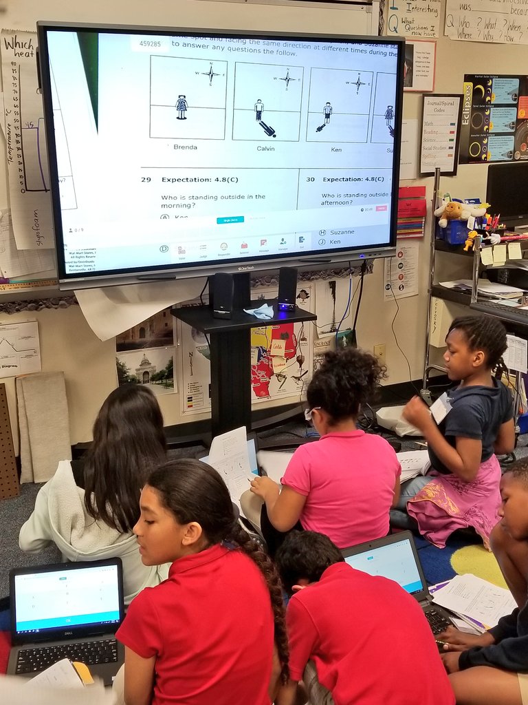 StacieHong's tweet photo. #AirClass helps us review for Science DCA2! @PetroskyPirates #educatingPirates https://t.co/WihhRyyGDq
