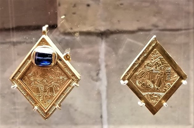 IRetweetArt's tweet photo. I was lucky enough to see the remarkable Middleham Jewel at York Museum on Sunday. Go and see it if you get a chance. The staff are all excellent and very knowledgeable. @YorkMuseumTrust @HistoricEngland #middlehamjewel #YorkMuseum @thephotohour https://t.co/YnCoHgbc3K https://t.co/Xwa28xngPD