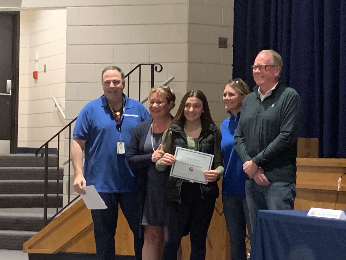 EHTSDistrict's tweet photo. Congrats students of the month!  #WeAreEH https://t.co/CtDZB59Wyx