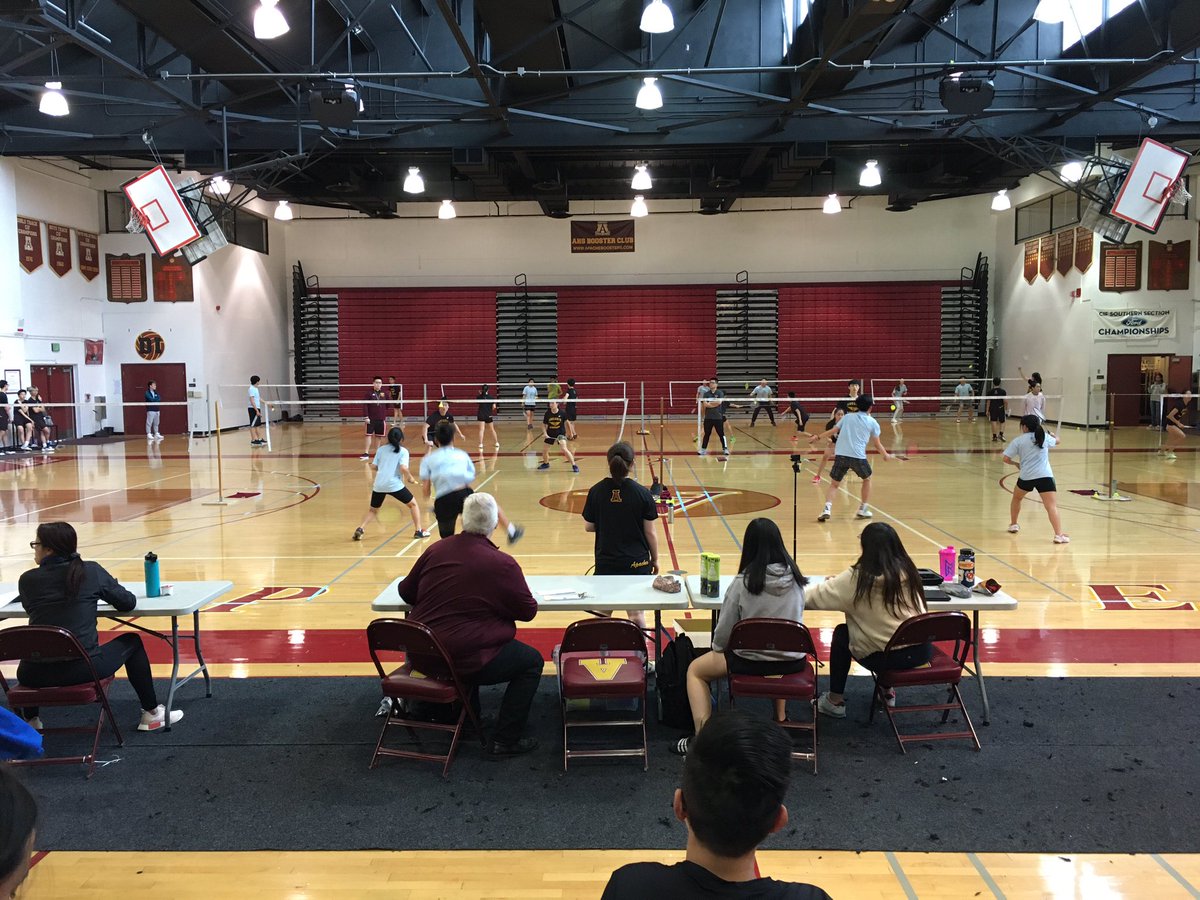 LeeGrce's tweet photo. It’s a full house here at Arcadia High School’s North Gym! We’re all here to see our highly decorated🏆Co-Ed Badminton team. Let’s hope for another win in the books! ❤️💛🏸#ApachePride #NoApachesDown @ArcadiaUnified @ApacheBadminton https://t.co/vFAoVpcfxy