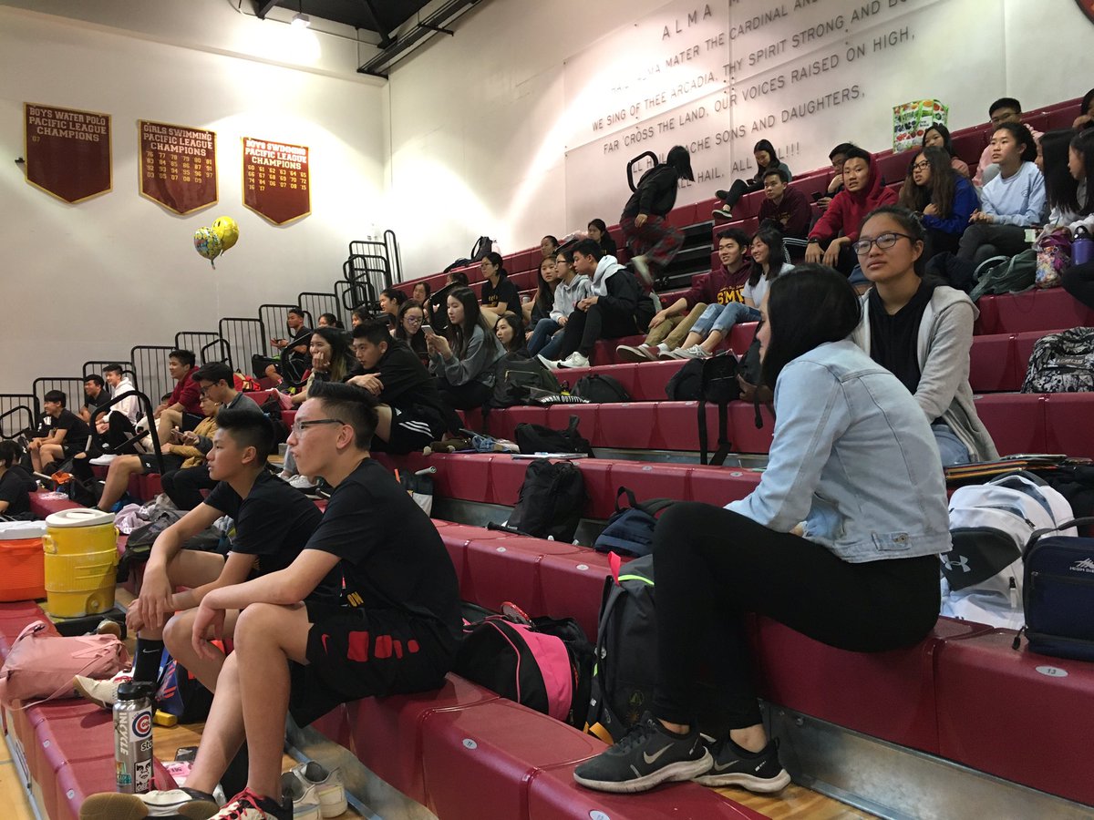 LeeGrce's tweet photo. It’s a full house here at Arcadia High School’s North Gym! We’re all here to see our highly decorated🏆Co-Ed Badminton team. Let’s hope for another win in the books! ❤️💛🏸#ApachePride #NoApachesDown @ArcadiaUnified @ApacheBadminton https://t.co/vFAoVpcfxy
