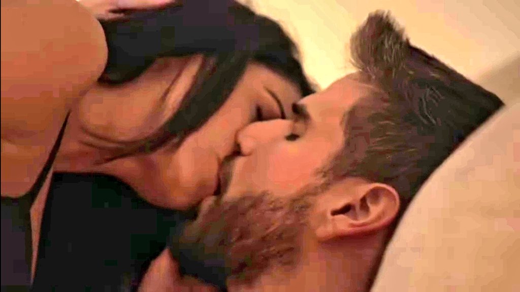 DaniArenasCol's tweet photo. #CapturasYCollages #8Parte @MedicosOf #Capitulo86 #FinalMedicos #MedicosLineaDeVida #DrDavidParedes @DanArenas #ConLasEstrellas #TeamMedicos #finalfelizparadavina #DavidyRegina @liviabritoof #Davina #CapituloFinal 😍😘❤😱😭💔💪👊💣💥🔥👨🏻⚕️💉💊🏥🚑🚨🆘️⚕👏👏👏🙏🏼🙌💫🔚 https://t.co/TisrNrMsWf