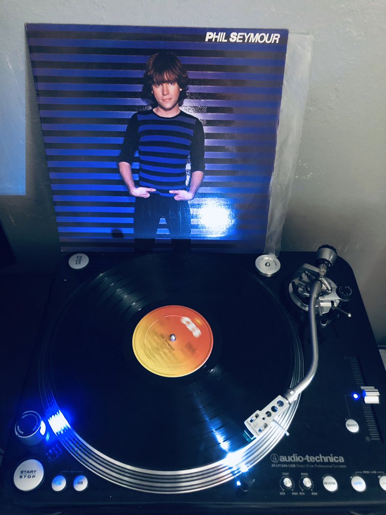 Wadejack's tweet photo. Some good guitar pop! #philseymour #lp #vinyl #currentlylistening #precioustome https://t.co/ea2tt8EALk