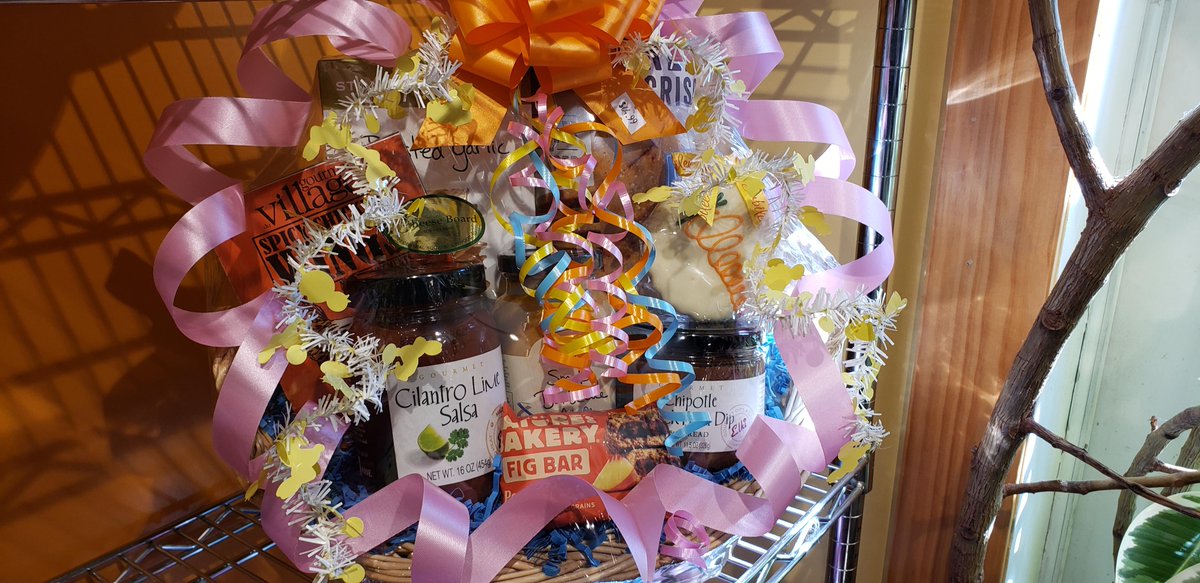 CheeseBoardNJ's tweet photo. Looking for the perfect gift? Stop by The Cheeee Board!

#cheeseboardnj #foodie #goodfood #giftbasket #gourmet #smallbusiness #delicious https://t.co/mEadugePFF