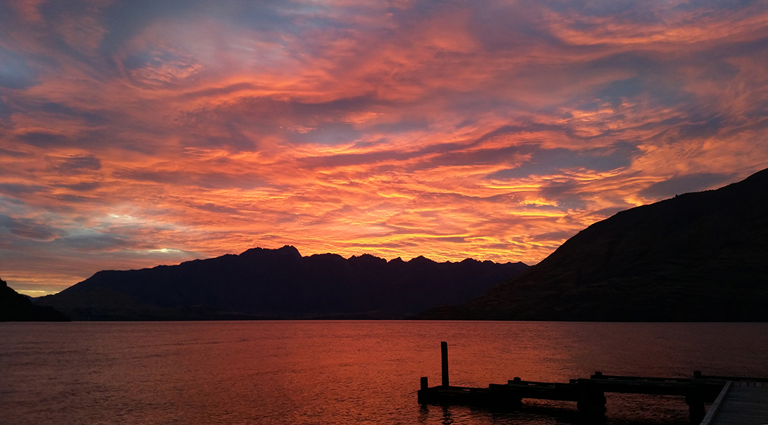 When the sunrises are this spectacular, they're worth the early start! 🙌
#Robertsonlodges #MatakauriLodge #QueenstownNZ #RelaisChateaux #LuxuryLodgesNZ