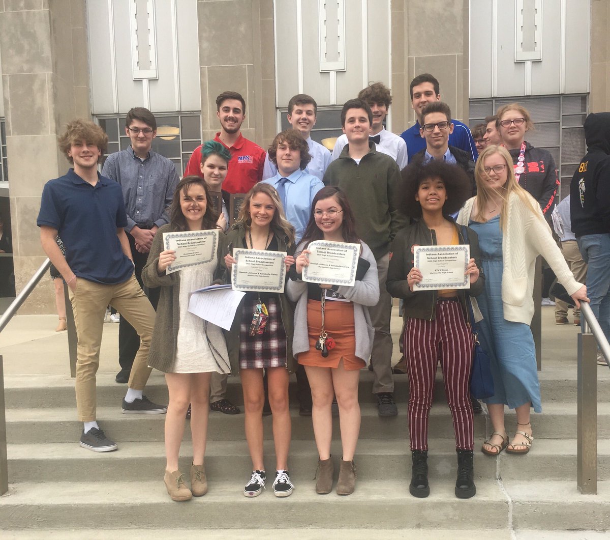MHS_Rewind's tweet photo. ‼️Great day for RTV classes at the IASB State Contest‼️Runner-up for Video School of the year‼️ Plus 2️⃣1st place, 2️⃣2nd place, and 2️⃣3rd place awards. And 2️⃣ Honorable Mentions. @DrJayArthur @MSDMartinsville @AwesomeArties https://t.co/mSJadFmXcg