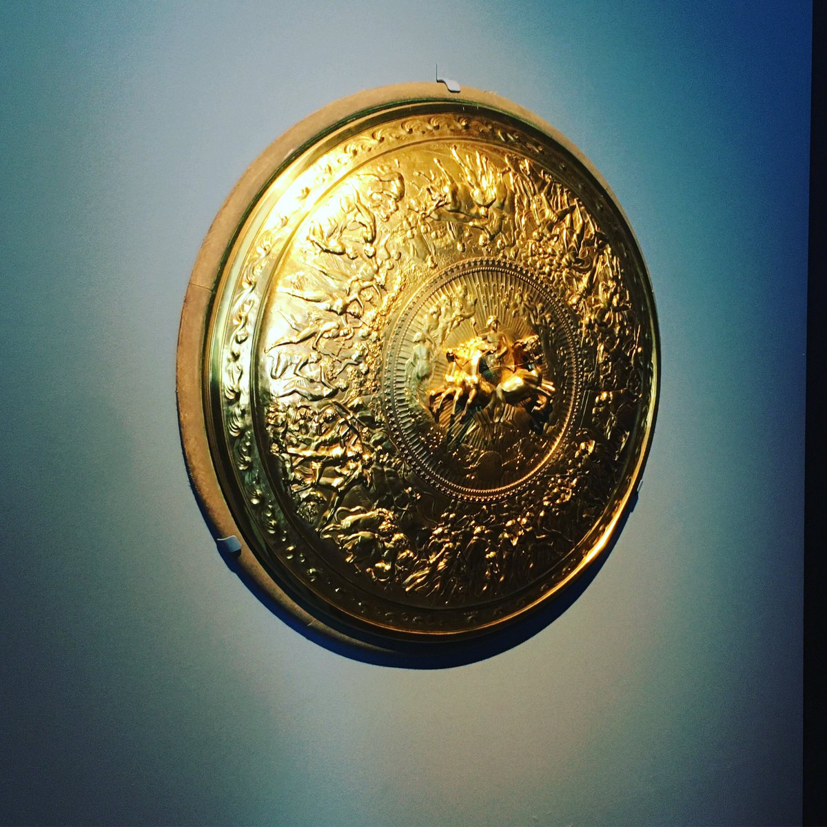 EmmaTollefsen's tweet photo. Thank you for a lovely day!
@katmawford @WingedBookWyrm @mattjingham @ACFernyhough
#TroyMythAndReality
#TroyExhibition
@britishmuseum https://t.co/HZaTzilTSh