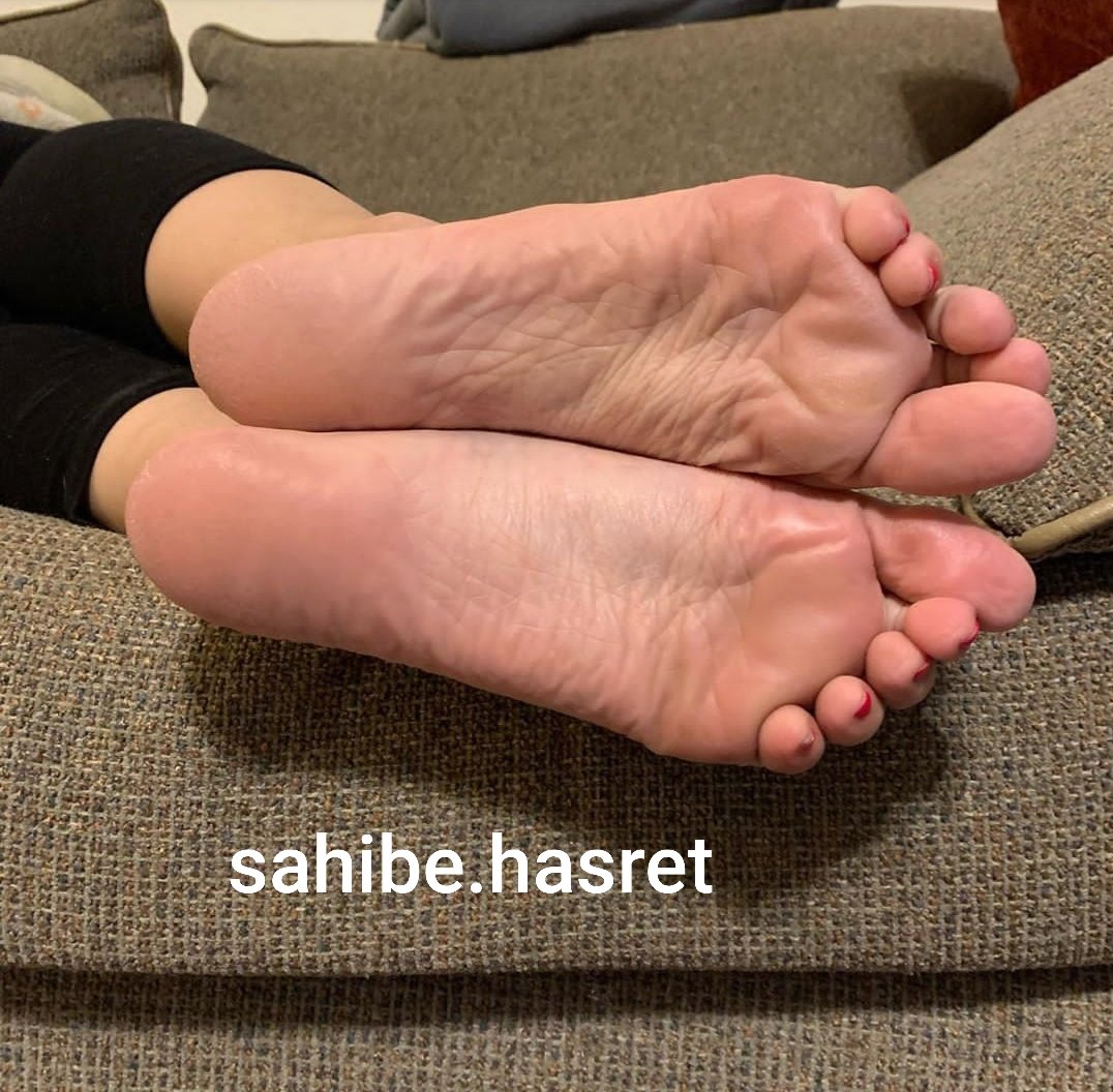Hasretshb's tweet photo. #slawe #fetişizm #ayakfetiş #femdom #dominat https://t.co/rl6pmbV6Ly