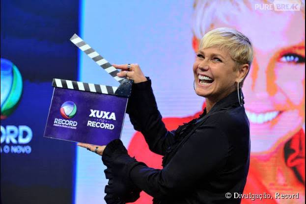 Após 29 anos de parceria com a TV Globo, Xuxa deixou o canal em 2015 e assinou com a Record por 3 milhões mensais, sendo a mulher mais bem paga da televisão brasileira.