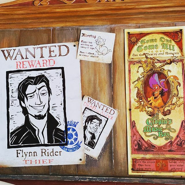 ItsDisDahling's tweet photo. I just adore the little touches everywhere in #Disneyland 💕  it’s so fun to take your time and explore!!!! ✨✨✨✨✨✨✨ #disneyland #disneycaliforniaadventure #disneylandanaheim #itsdisneydahling #disneydahling #disneyblogger #disneymerch #disneylifes… https://t.co/NLnocjtTmi https://t.co/redicACVPO