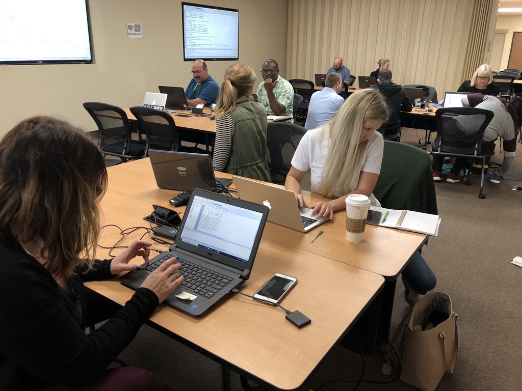 RedlandsSTEAM's tweet photo. @RedlandsSTEAM C-STEM teachers from @CopeMiddleRUSD @RedlandsHighSch @MonarchsMoore @ClementRUSD learning to program #linkbots @ucdcstem training @CRYROP @RUSDeducation @RedlandsUSD #thisisRUSD #csforall https://t.co/L22gcXOpj0