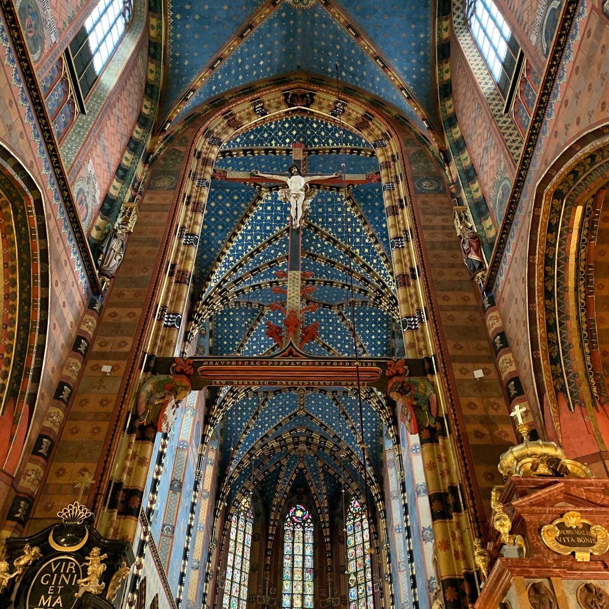 sibby1702's tweet photo. Well, that was fun! #krakow #poland #stmarybasilica #oldtownkrakow #bucketlist2020 https://t.co/O1gBK7HDJQ