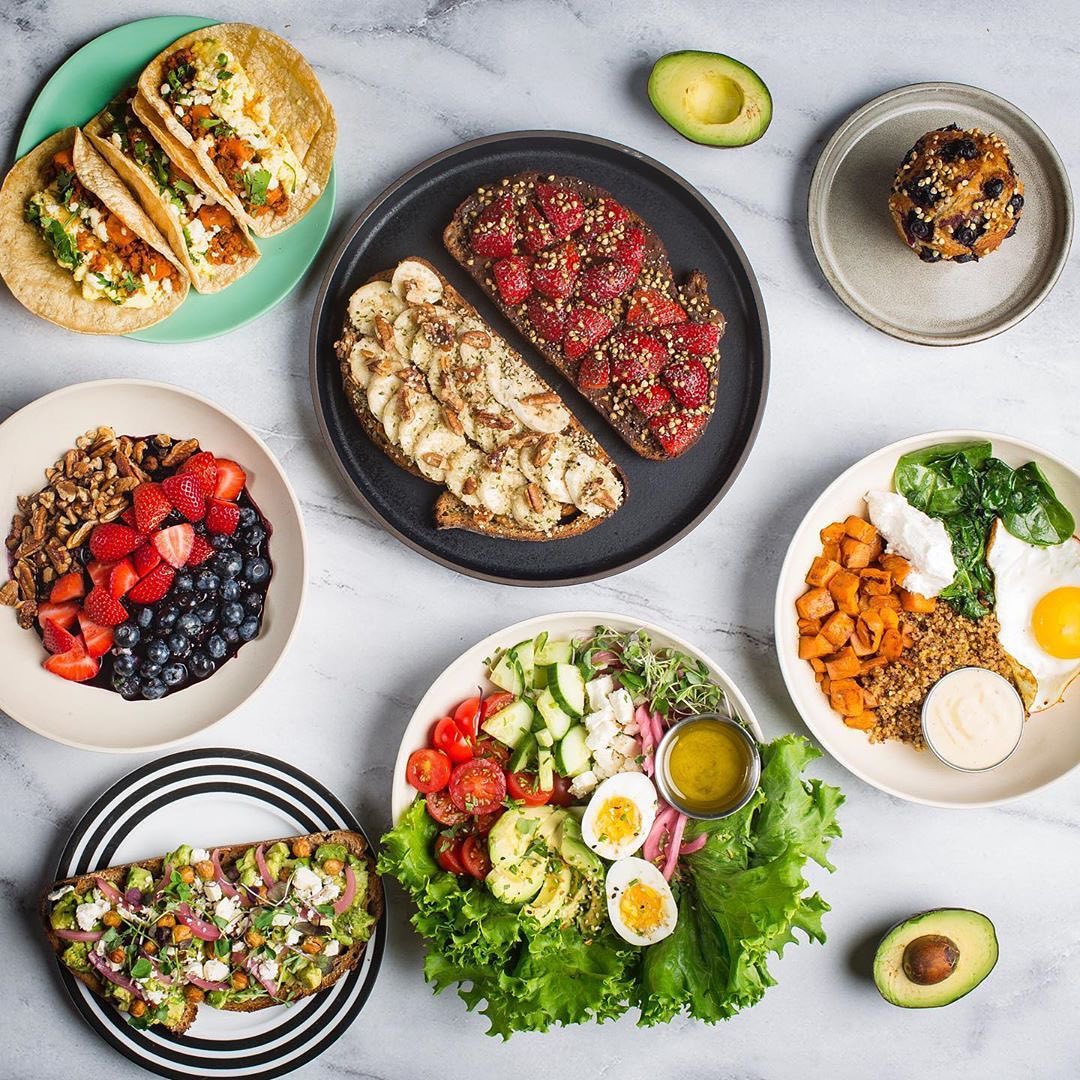 Forum55Chicago's tweet photo. Craving a treat? Stop by during your lunch hour for a gluten-free bite of @youreacookie with @apronexchange. No matter your dietary needs @lyfekitchen’s nourishing dishes (many gluten-free, all delicious) will give you life. Enjoy at our FOODWORKS station all week! https://t.co/oEWDcOCKfL