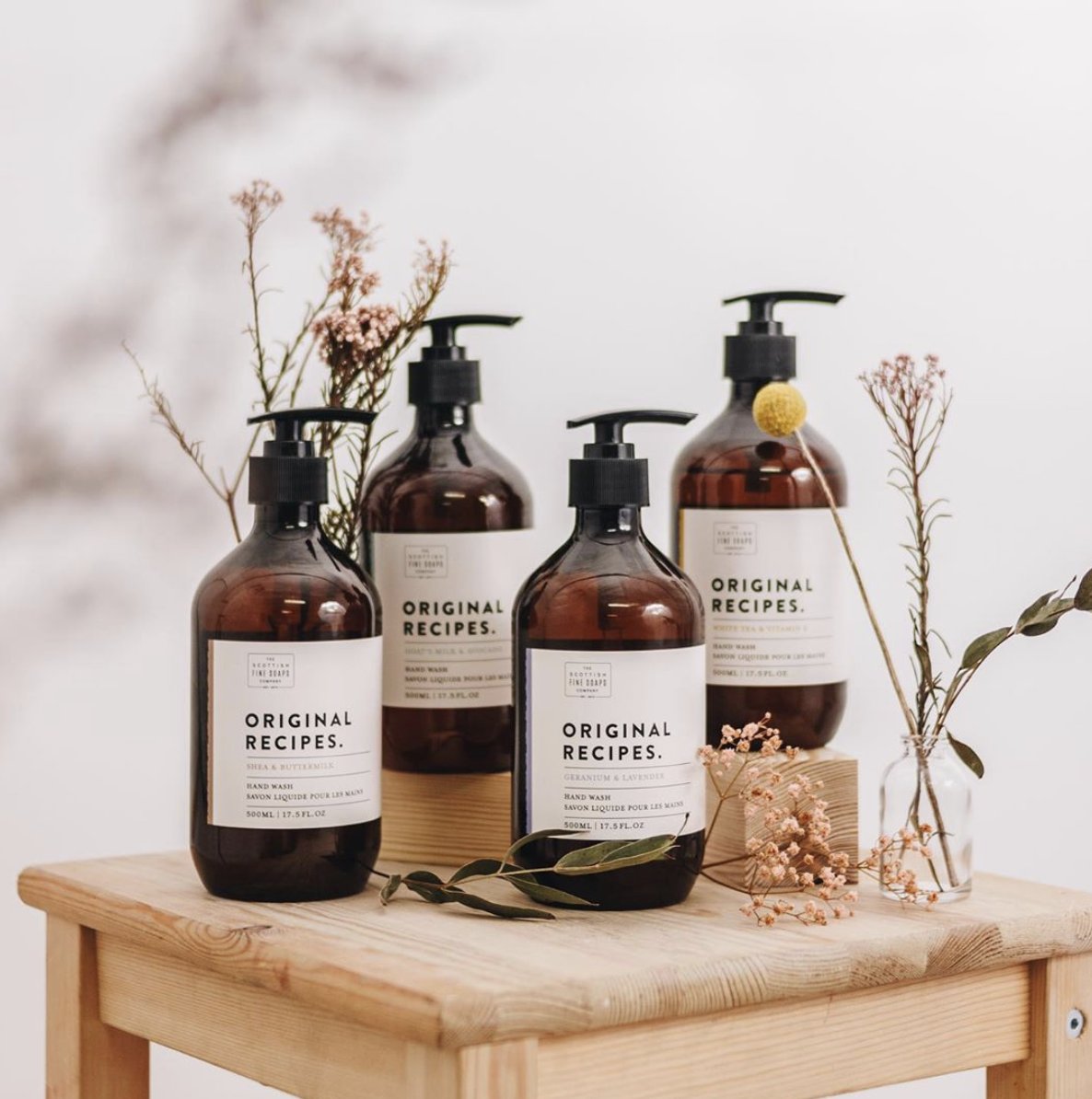 Our Original Recipes collection combines traditional ingredients with a modern apothecary style. The 500ml hand wash is super sized, sulphate-free and has the most beautiful creamy lather. The ultimate treat for your hands. Click to shop - bit.ly/38Bdzx5.