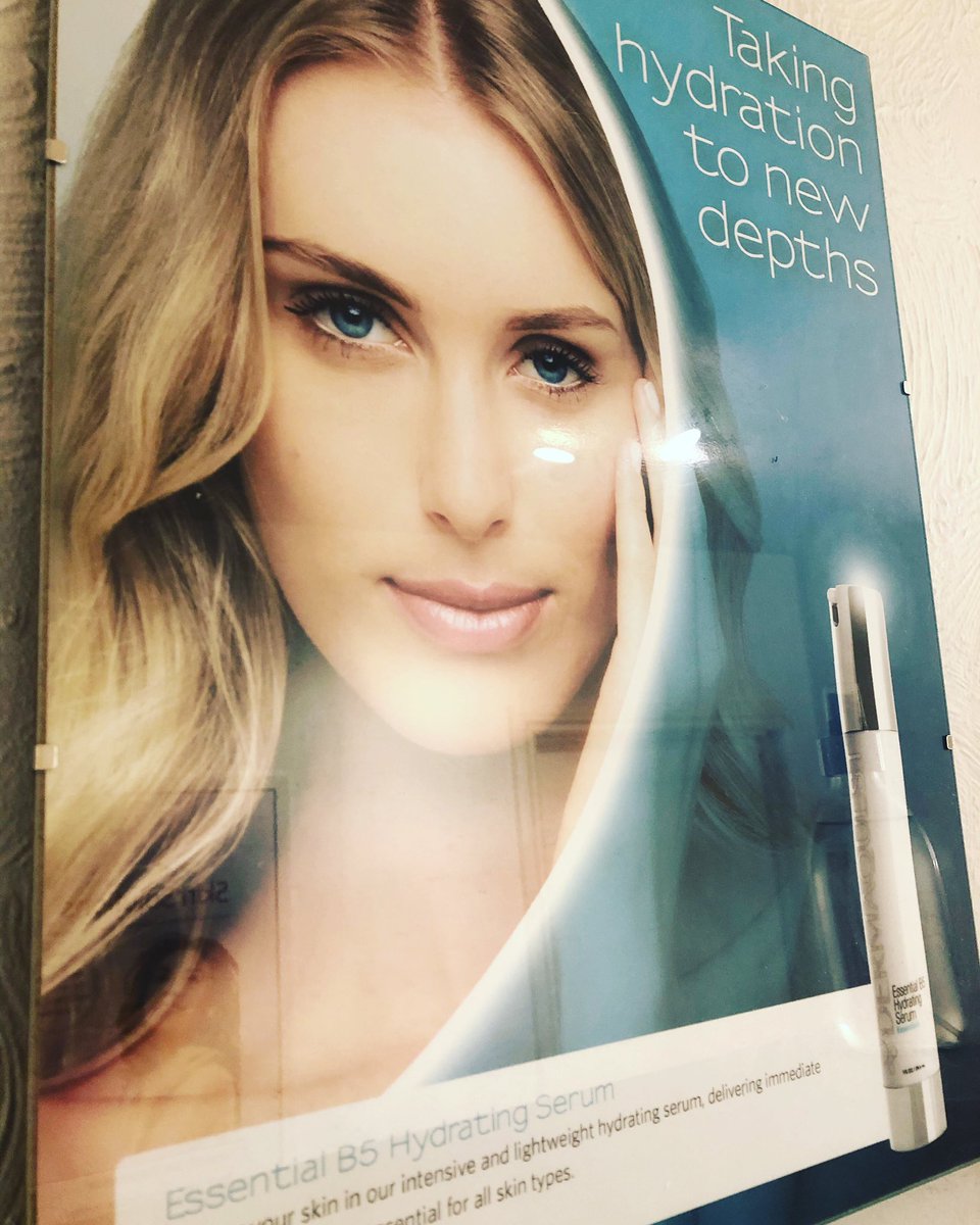 Skinaddict's tweet photo. It’s no wonder this product is one of #Dermaquest’s bestsellers! 💦 

Offering the equivalent to 8 glasses of water a day for your #skin...need we say anymore? 💧 

Buy online: https://t.co/PjN9OMJ50J https://t.co/K1SKsPXxby
