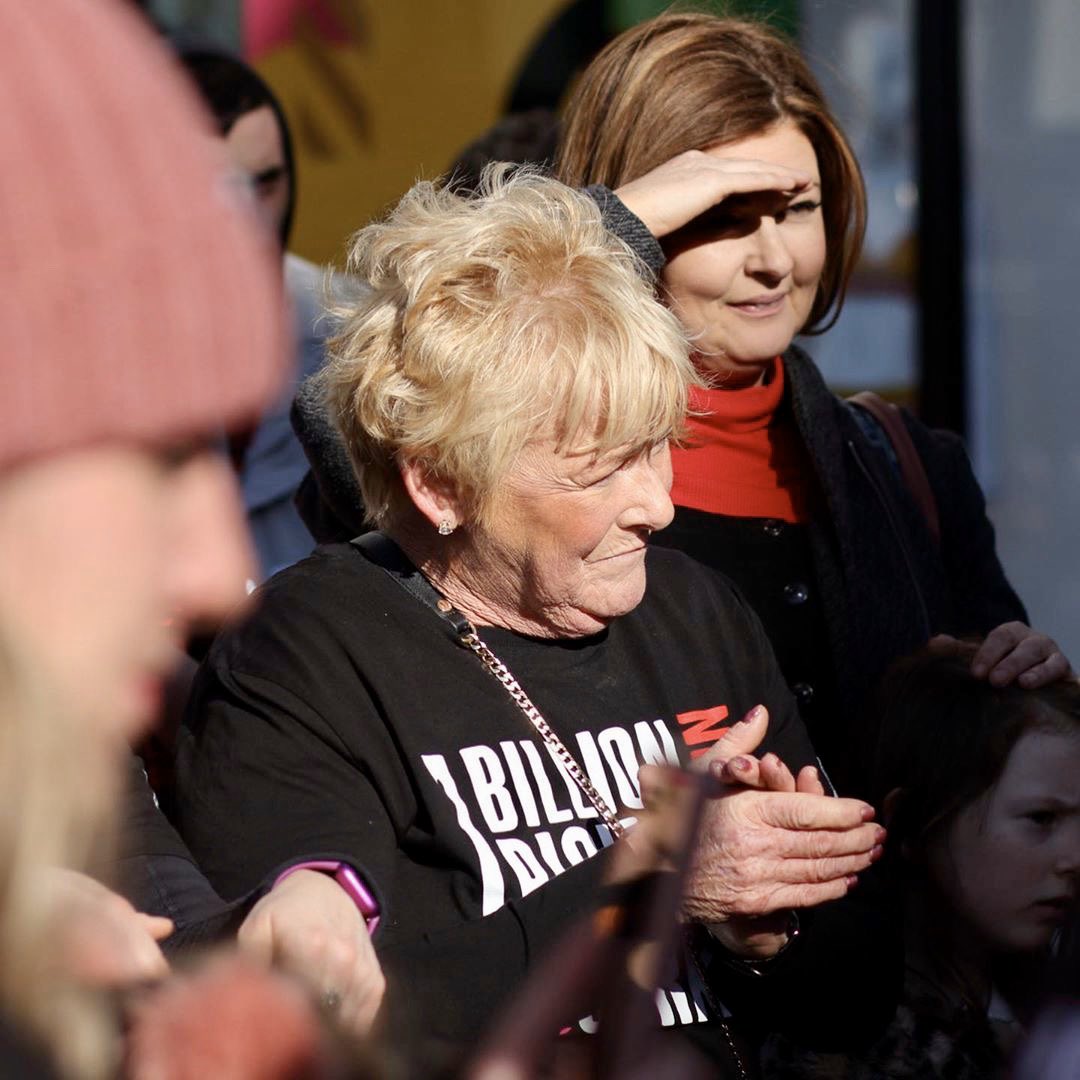 VDay's tweet photo. #1BillionRising activists RISE in #Cork, Ireland, for #InternationalWomensDay. “Take to the streets &amp; DANCE!" - (📸) @davecrowleycork
.
#IWD2020 #IWD #Rise2020 #RaiseTheVibration #RiseResistUnite #RiseInSolidarity #UntilTheViolenceStops https://t.co/pchmRNuh4u