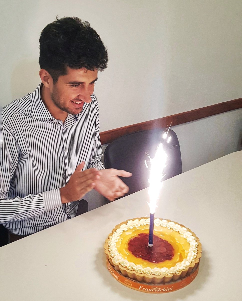 SanAlias's tweet photo. Con compañeros, celebrando un nuevo cumple. Gracias por tanto cariño!
Es un gusto trabajar de esta forma!
#29 🎉🎂 https://t.co/Qhcc5bAYRW