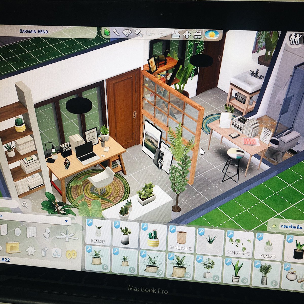 PAAMPOMAQ's tweet photo. กำลังจะรื้อห้องเก็บของเก่าทำห้องทำงานใหม่ แม่เขียนแบบใน AutoCAD เตรียมไว้ให้ช่างดู นี่เลยลองเอาแบบมาวางเฟอร์นิเจอร์ใน The Sims :-) https://t.co/rBCgGt8GtF