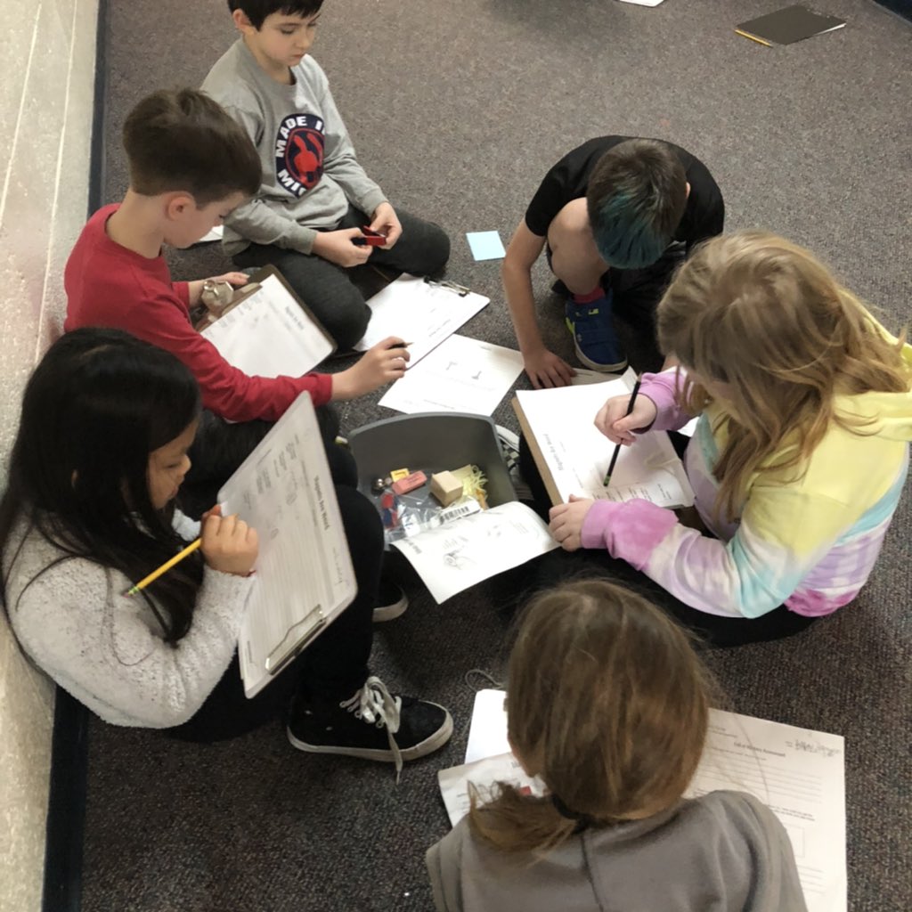 DawnMammen's tweet photo. Students are playing with and exploring magnets. 🧲
 @Carpenter_LO  @UpperElBugs 
#phenomenalscience 
#loveoflearning 
#teamwork
#socialintelligence 
#alwaysLO https://t.co/qIBo5YiWAq