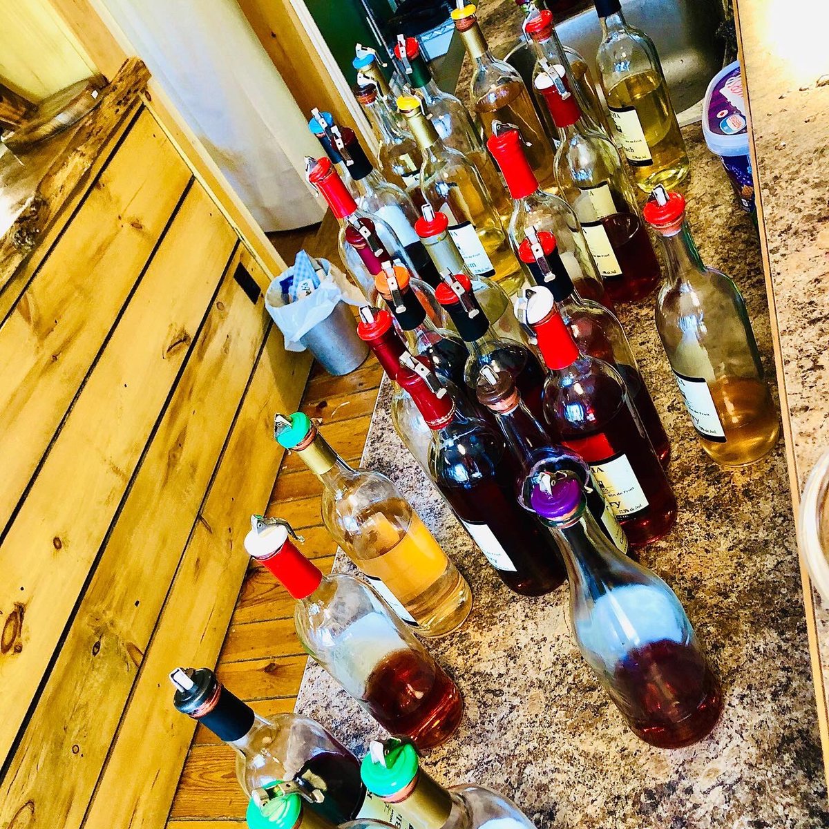 kawarthawines's tweet photo. Complimentary Sampling Bar?! That’s right!! We have 40+ fruit wines/ciders &amp; you can try them for FREE.🍷❤️#kawarthalakes #ptbo #buckhornontario #explore_kl #kawarthalife #kawarthaliving #kawarthas #thekawarthas #kawarthalove #cityofkawarthalakes #ptbochamber #kawarthachamber https://t.co/cVHMWc9uu4