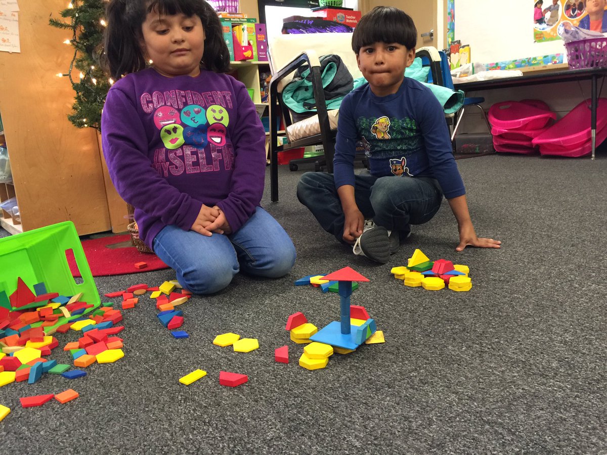 steinbrinkprek's tweet photo. Great ideas with pattern blocks, love how they work together! https://t.co/z7cfC1YhDq