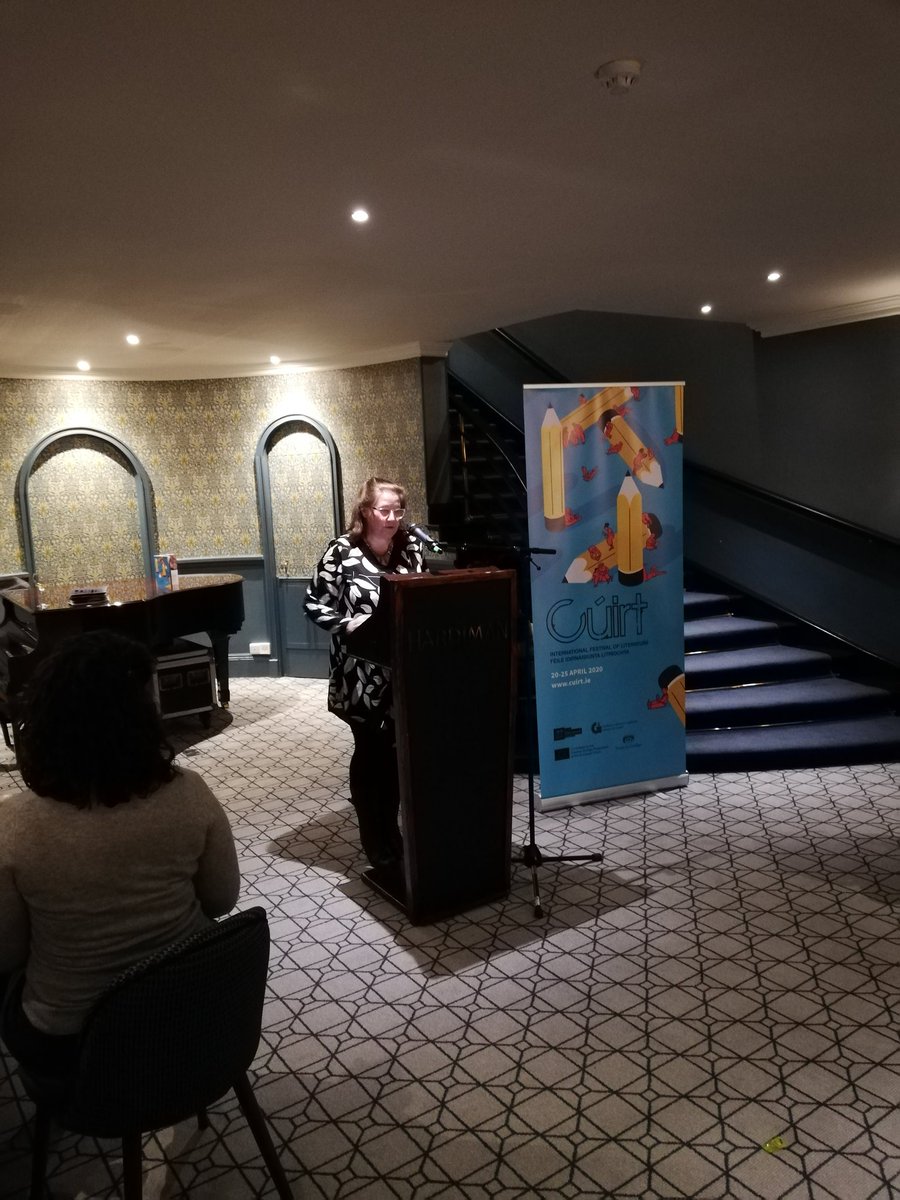 CuirtFestival's tweet image. Special guest speaker @DeirdreFalveyIT officially launches the programme for the 35th year of Cúirt.
#cuirt2020 #programmelaunch