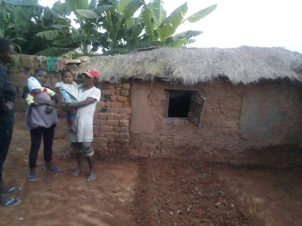 Voici une nouvelle famille que l'association Ambitions pour Madagascar souhaite soutenir - ambitions-pour-madagascar.fr/cause/aidons-c… #Madagascar #Malagasy