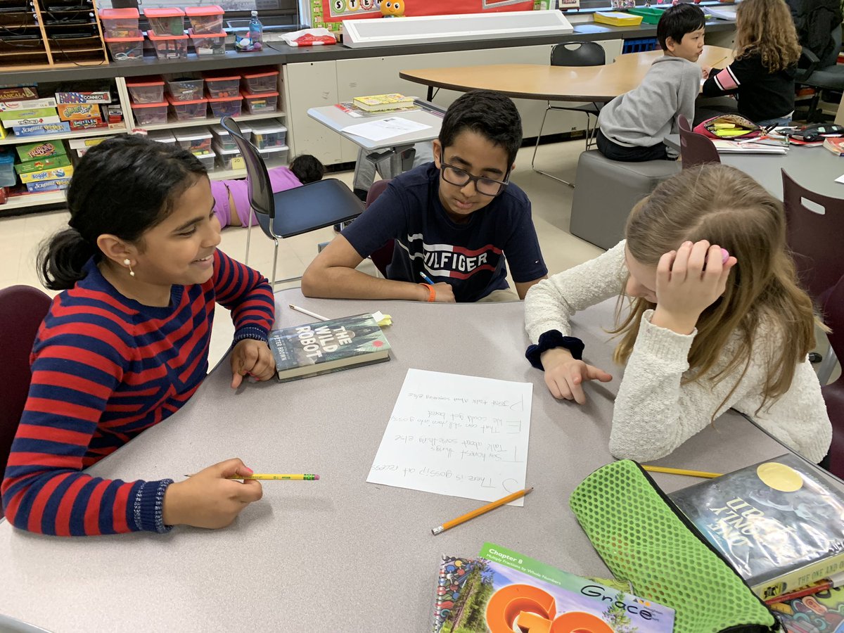 cbowmana's tweet photo. Taking a common playground problem and using the problem solving steps to solve it during Second Step! #iginspires https://t.co/AEFZwJW98B
