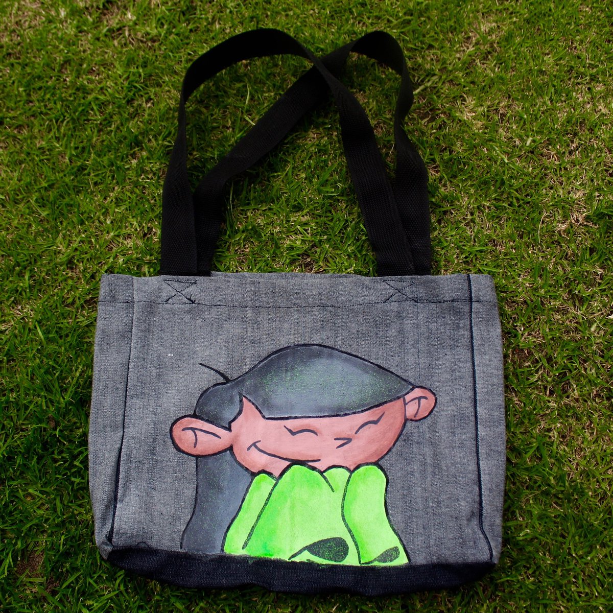 tutti_za's tweet photo. Bags for Sale 
Painted and made by @tutti_za 

#Keahustle #Sandton https://t.co/SCLg0JWcPO