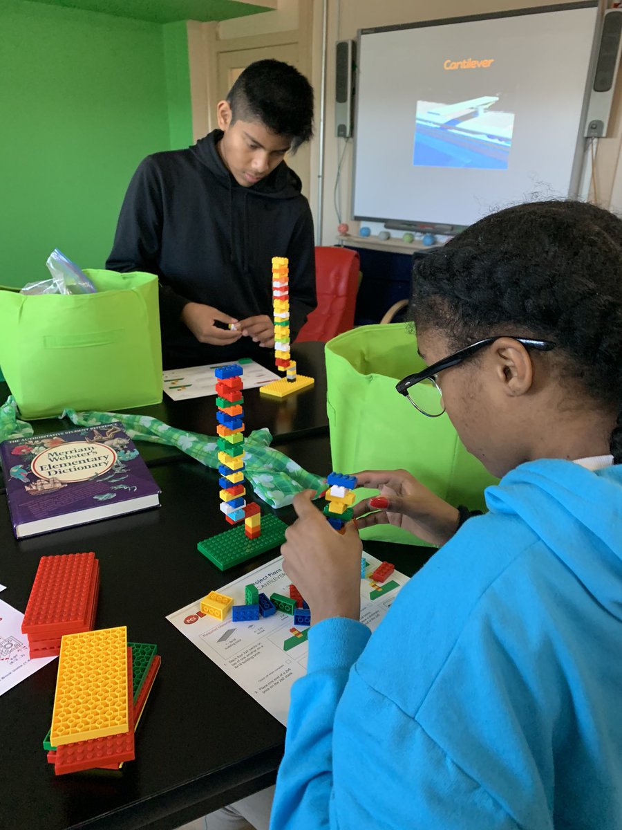debbysager's tweet photo. We’re learning about the life cycle of a butterfly, the life cycle of a plant, cantilevers, aqueducts and more in the Innovation Lab! @LeeATolbertAcad 
#LEGOlab 
#innovationlab 
#LATCAPride https://t.co/UvZxXE2dOD
