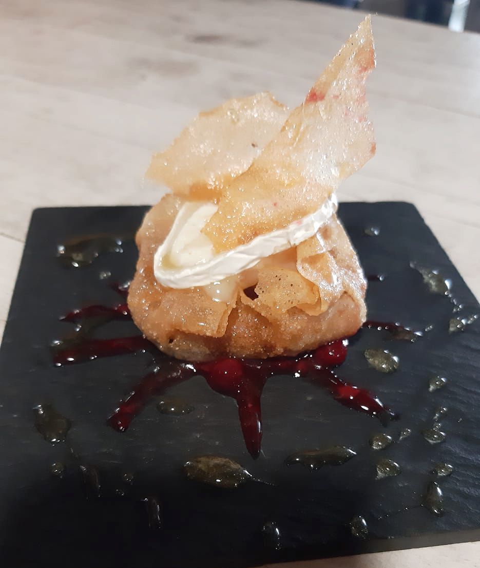 tapasde10's tweet photo. La #CafeteríaTendeñera 🔝 destaca por su comida casera y su excelente presentación 👌 de la mano de un trato exquisito que harán las delicias 😋 de los comensales!!

Encantados ☺️ de poder contar con vosotros para el concurso #Tapasde10 del #Altogallego 👏 https://t.co/Y5er7Cd0Sh
