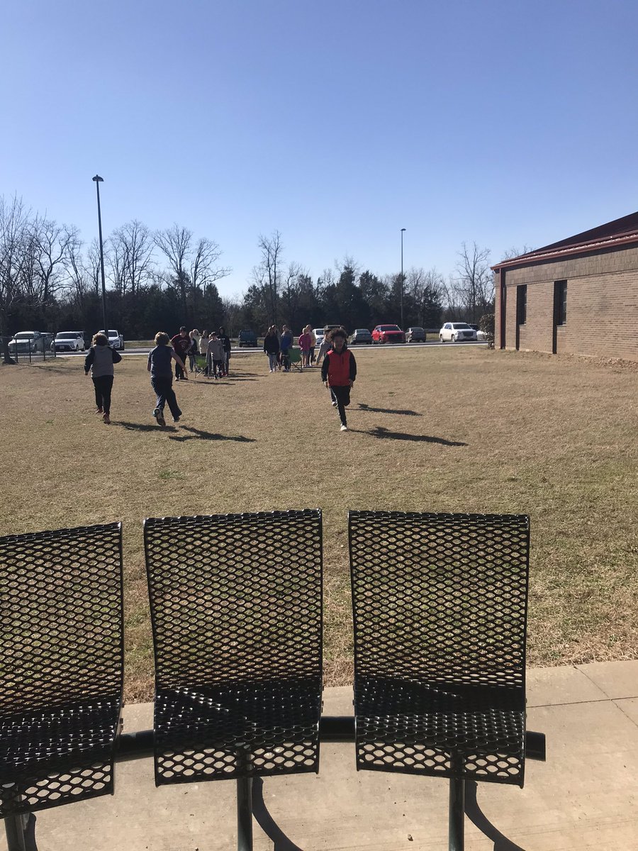 LindseyLinnae's tweet photo. Relay races for percentage review! Such a fun way to review concepts and get out and enjoy the sunshine! https://t.co/GHj0F9yXXe