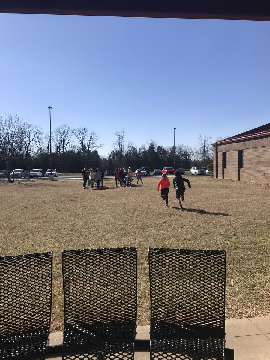 LindseyLinnae's tweet photo. Relay races for percentage review! Such a fun way to review concepts and get out and enjoy the sunshine! https://t.co/GHj0F9yXXe