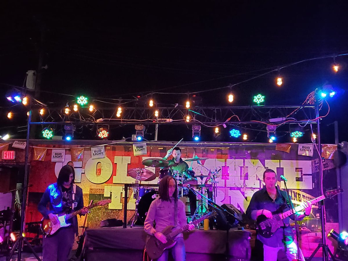 secondechomusic's tweet photo. So extremely #grateful for all the @secondechomusic #fans who came out to support us Saturday night!

Special thanks to @damarisjams - @MondoSilicone - #BuckMaster, &amp; our gracious hosts @GoldMineTavern 🙂

#Henderson #NV
#Southern #Nevada
#LiveMusic
#SecondEchoMusic https://t.co/93oomdD9YU