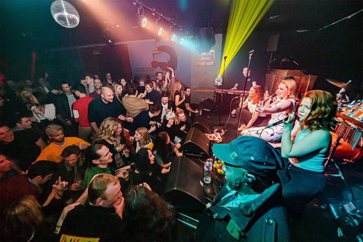 RjRdesignstudio's tweet photo. Photoshoot took for the amazing music band Bad Girls Groove https://t.co/N2JmfBIfTE
.
#london #brixton #livemusic #music #concert #photography #gig #liveband #londonpromoter
#londonnightclub #londongigs #londonlivemusic #londonmusic #photographer #londonphotographer https://t.co/hFaxbd3BFi