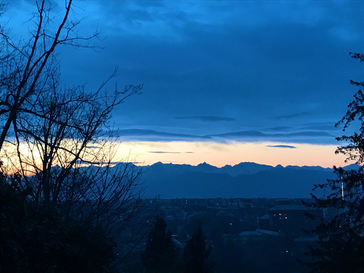 AlessandroForn6's tweet photo. PHOTO: "SUNSET IN TORINO" #arttwit #twitart #lamiatorino #iloveart #torino #iloveart #artlover #Turin #art #ilovetorino #photooftheday #photo #photography #sunset #PhotographyIsArt #artlovers https://t.co/CNO4skpbGN