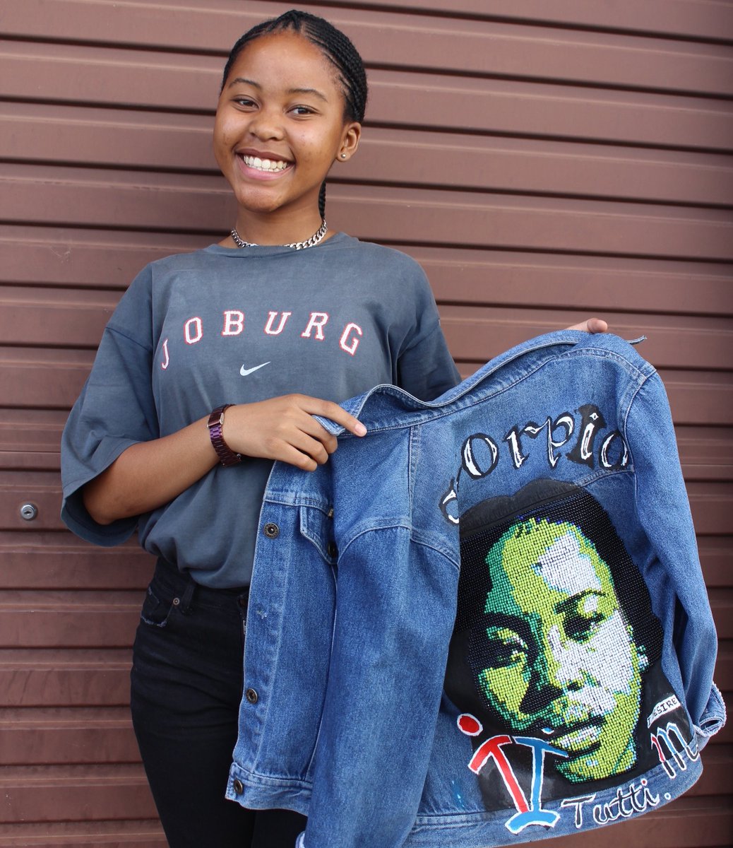 tutti_za's tweet photo. We paint shoes/ We paint Jeanz / We customize jackeks using BEADS / We make portrait for your living space.

#Keahustle #Sandton https://t.co/2c6Cd0uucb