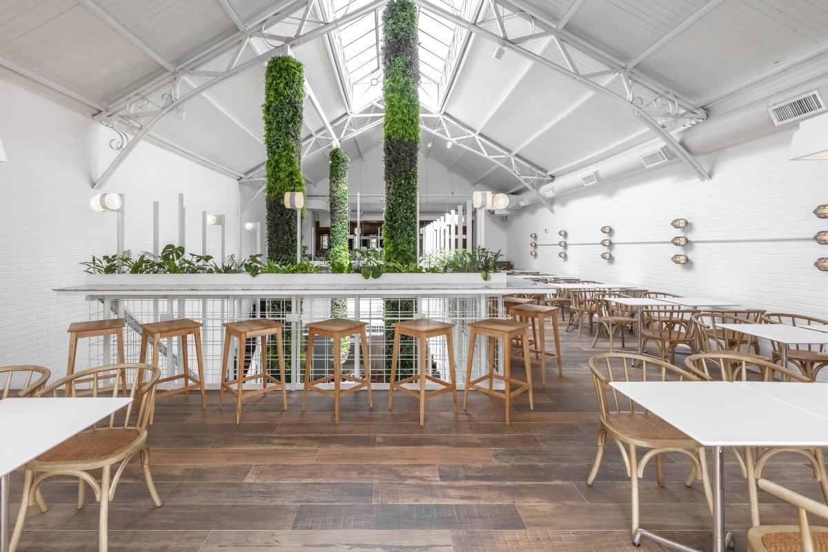 WACommunity's tweet image. Hitzig Militello Architects uses vegetation through cylinders in the interiors of a restaurant and bar in Argentina: worldarchitecture.org/architecture-p… #interiordesign #interiors #argentina