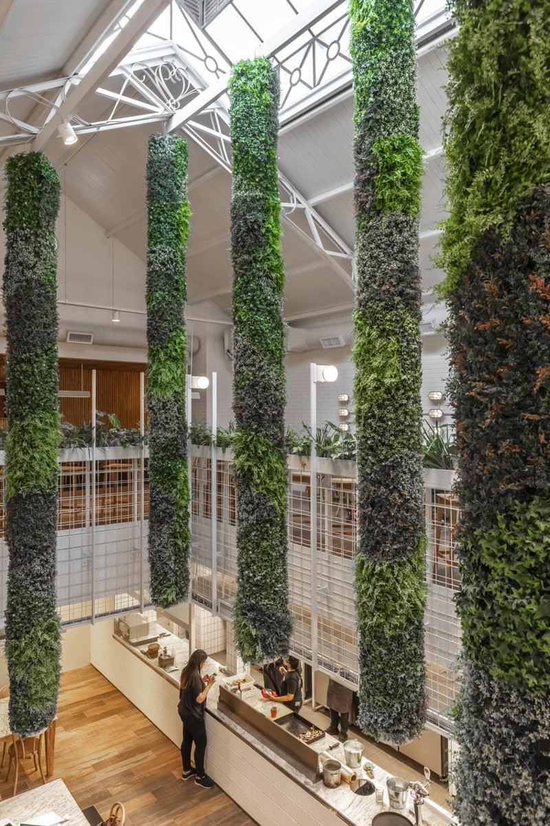 WACommunity's tweet image. Hitzig Militello Architects uses vegetation through cylinders in the interiors of a restaurant and bar in Argentina: worldarchitecture.org/architecture-p… #interiordesign #interiors #argentina