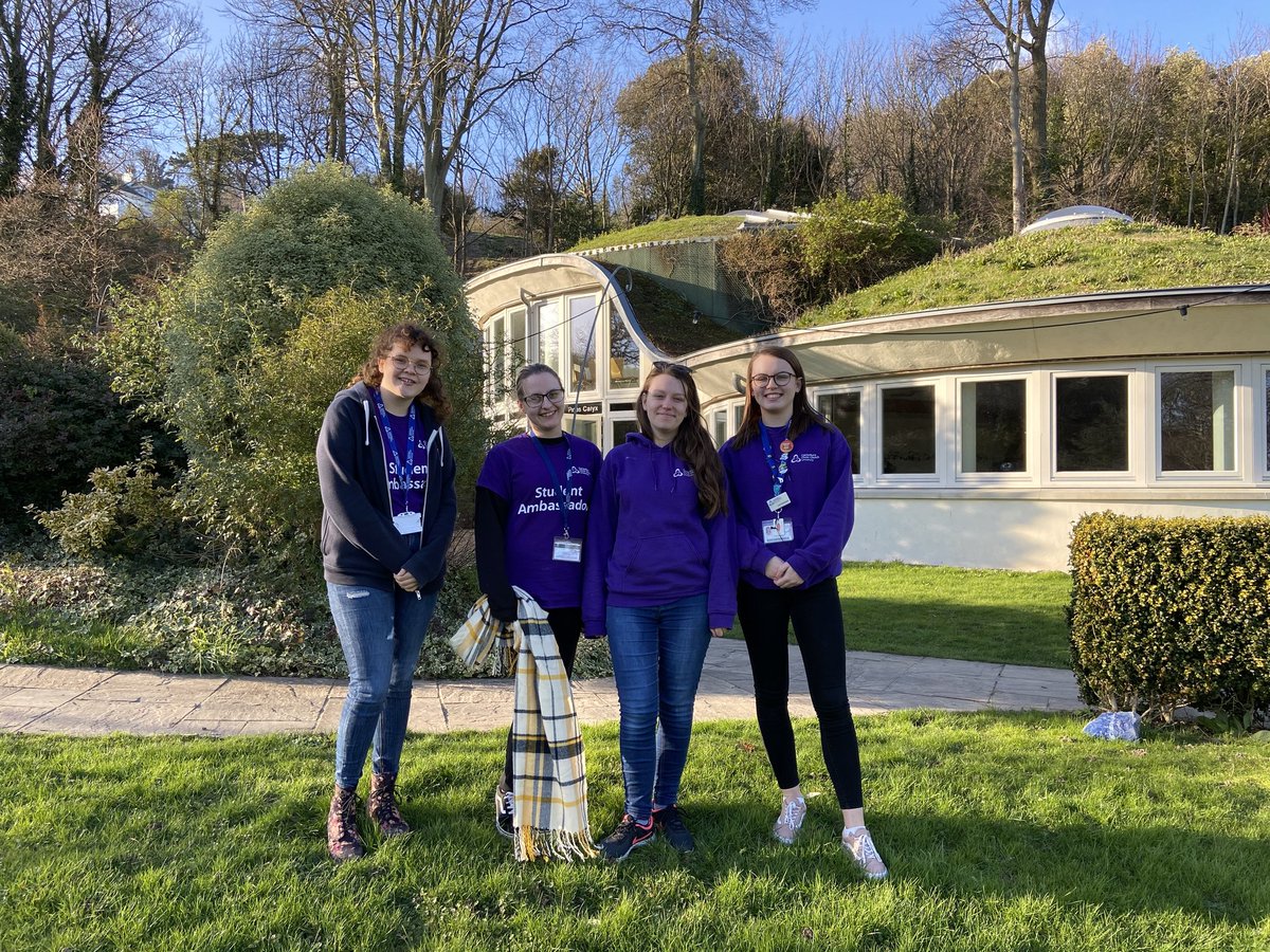 EKSTpartnership's tweet photo. Spotlight on @SCE_CCCU students who make brilliant facilitators and team leaders at our partnership events... tomorrow they will run the #StudentVoice meeting #inspiringothers #rolemodels #uniquepartnership #collaboration #purpletshirts https://t.co/x8NZ3KjvAy